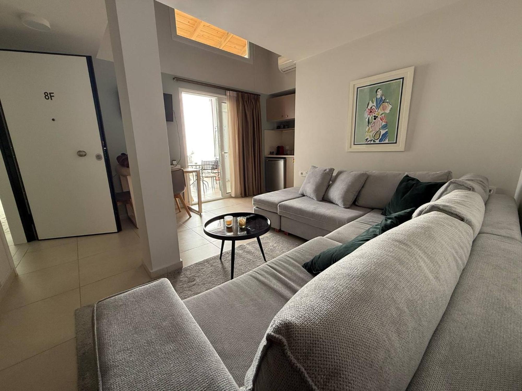 Stylish Studio Apartment - 8F House Kalamata Exterior photo