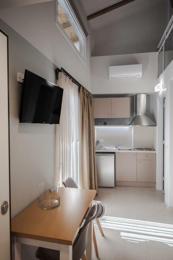 Stylish Studio Apartment - 8F House Kalamata Exterior photo